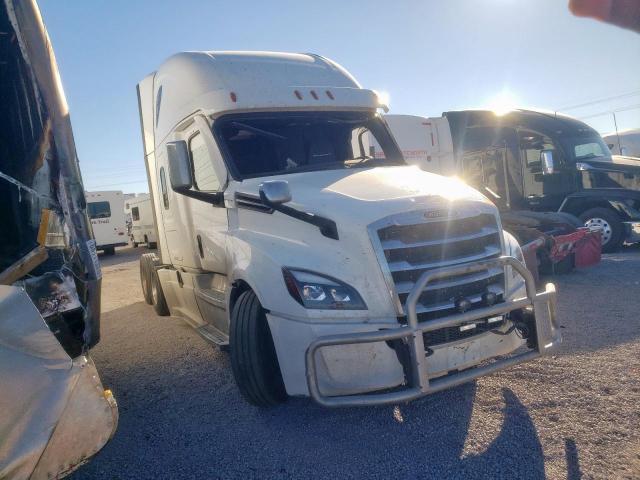  Salvage Freightliner Cascadia 1