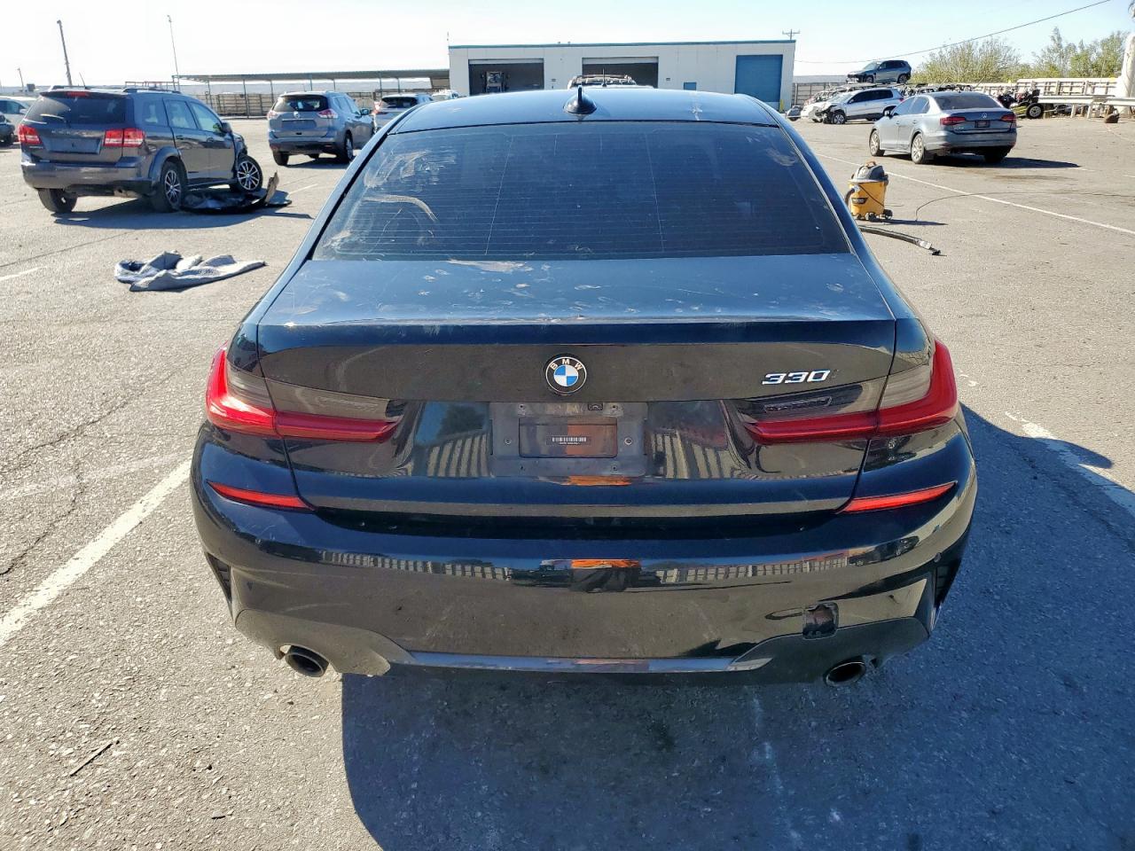 BMW 3 Series Image 8