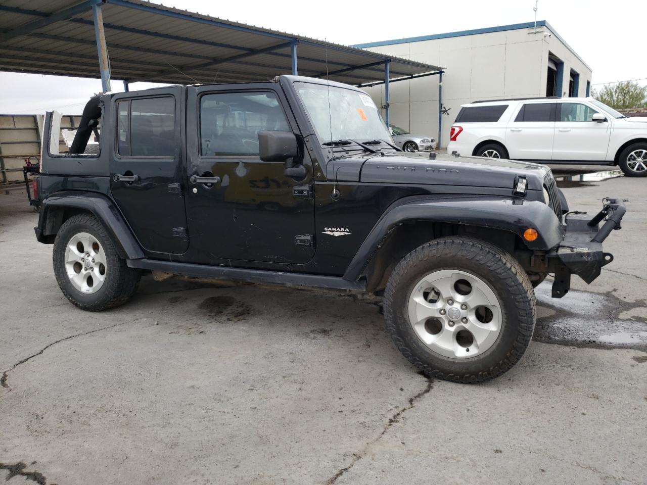 Jeep Wrangler Sahara Image 13