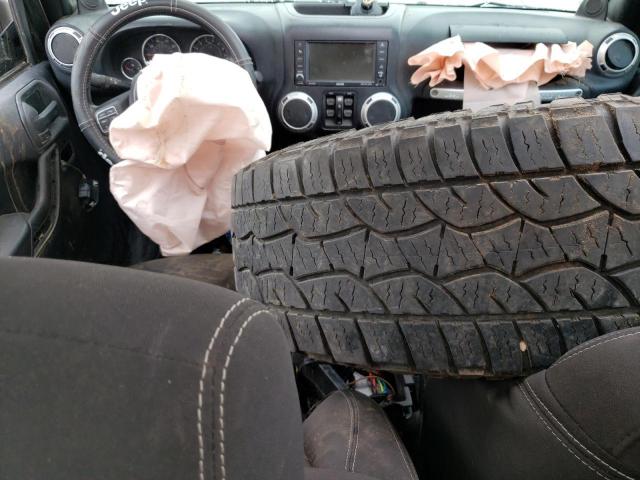 Jeep Wrangler Sahara Image 6