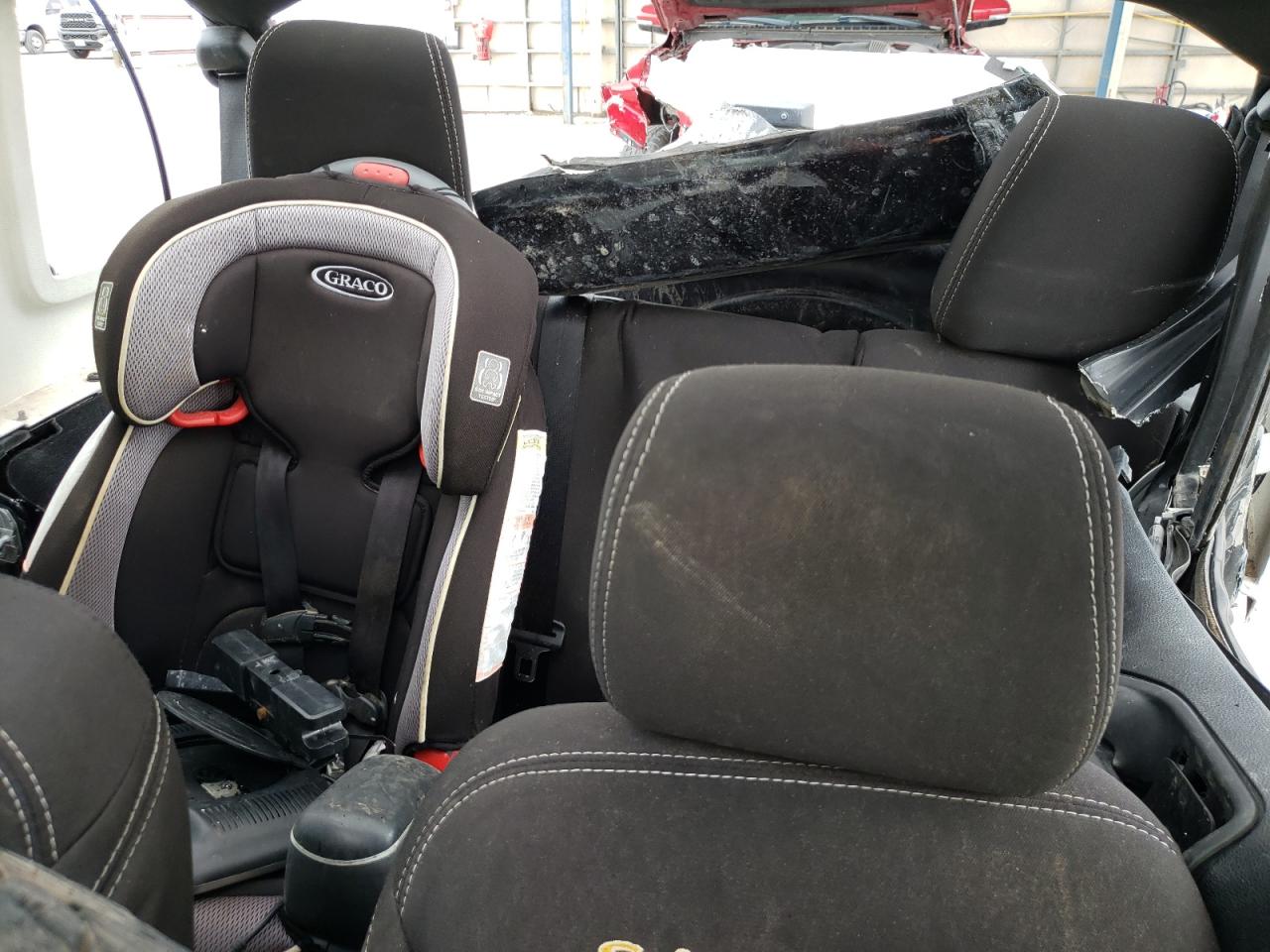 Jeep Wrangler Sahara Image 2