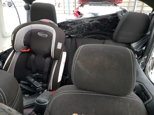 Jeep Wrangler Sahara Image 2