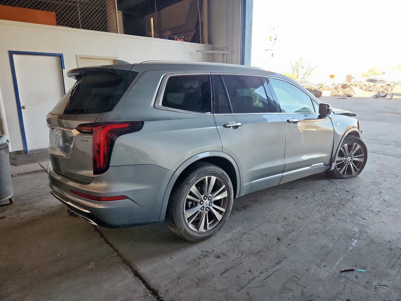 Cadillac XT6 Premium Luxury Image 2