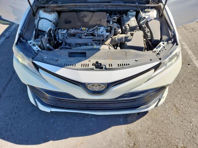 Toyota Camry L Image 5