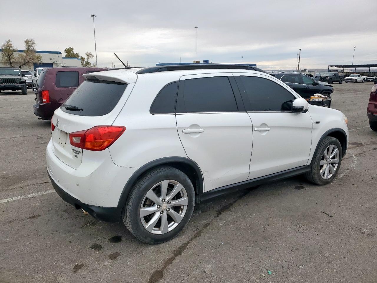 Mitsubishi Outlander Sel Image 9