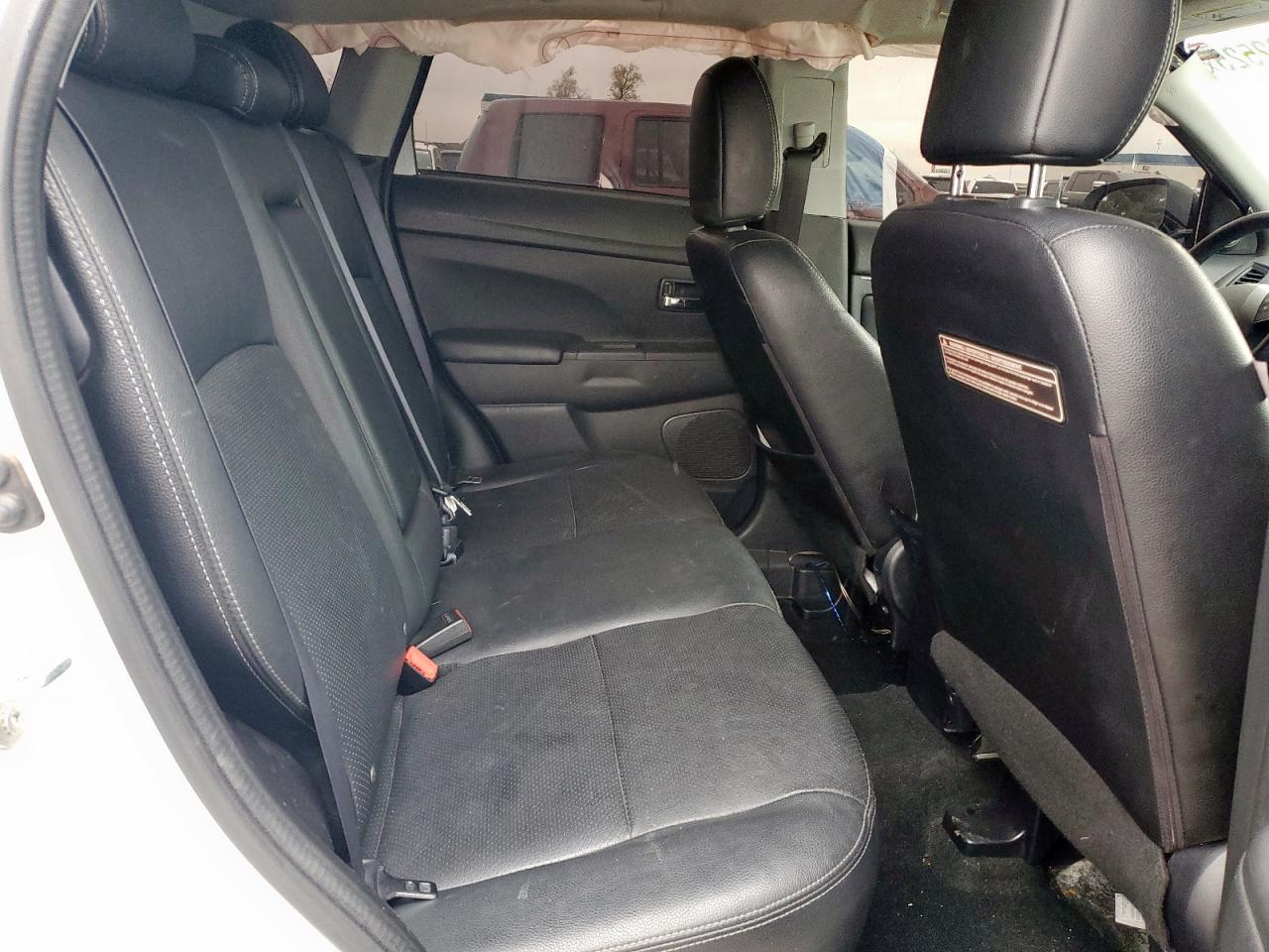 Mitsubishi Outlander Sel Image 10