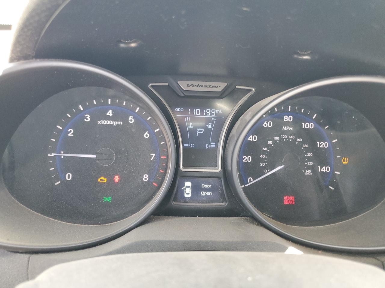 Hyundai VELOSTER Turbo Image 8