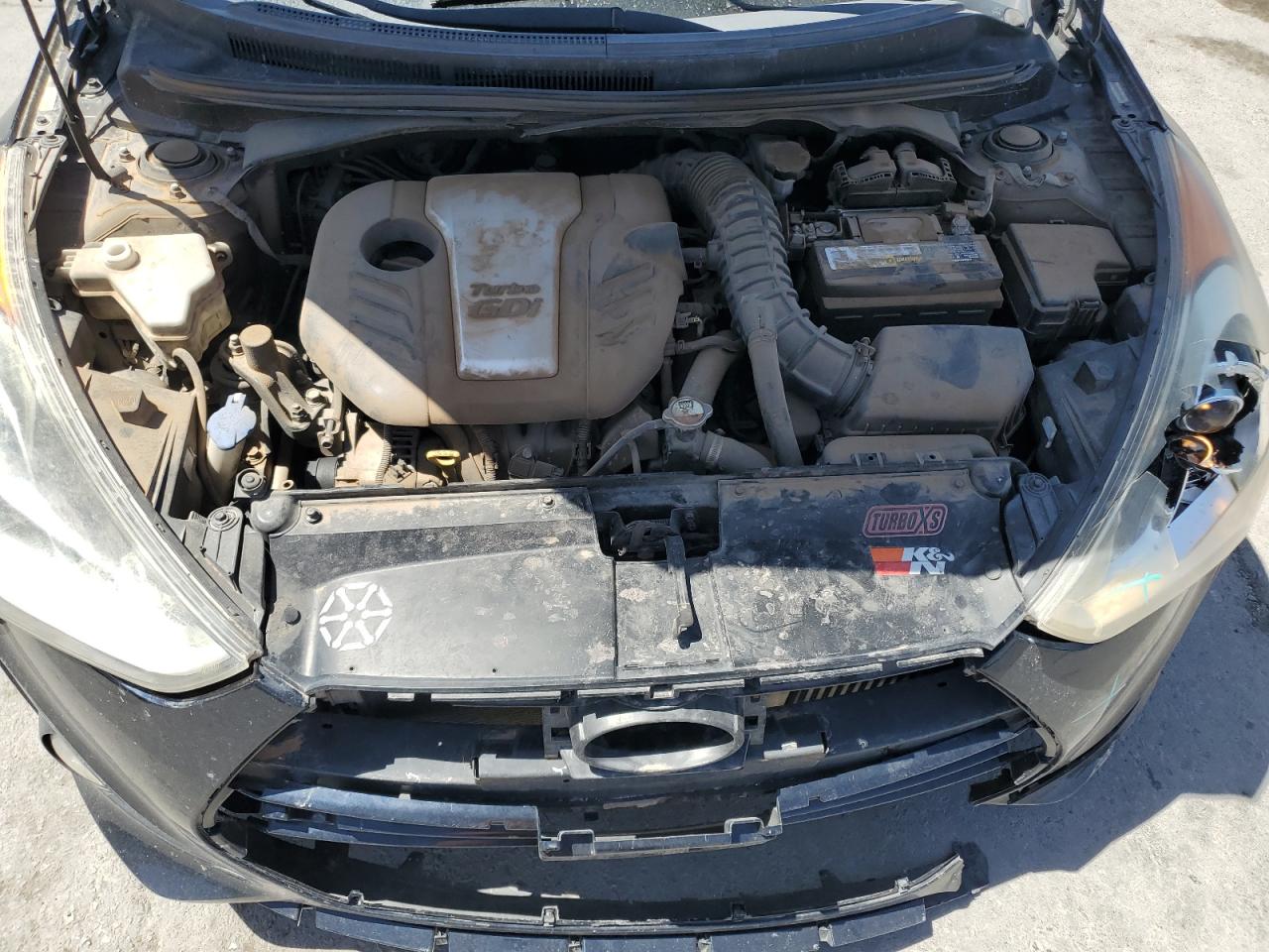 Hyundai VELOSTER Turbo Image 9