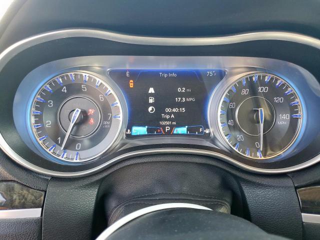 Chrysler 300 Limited Image 6