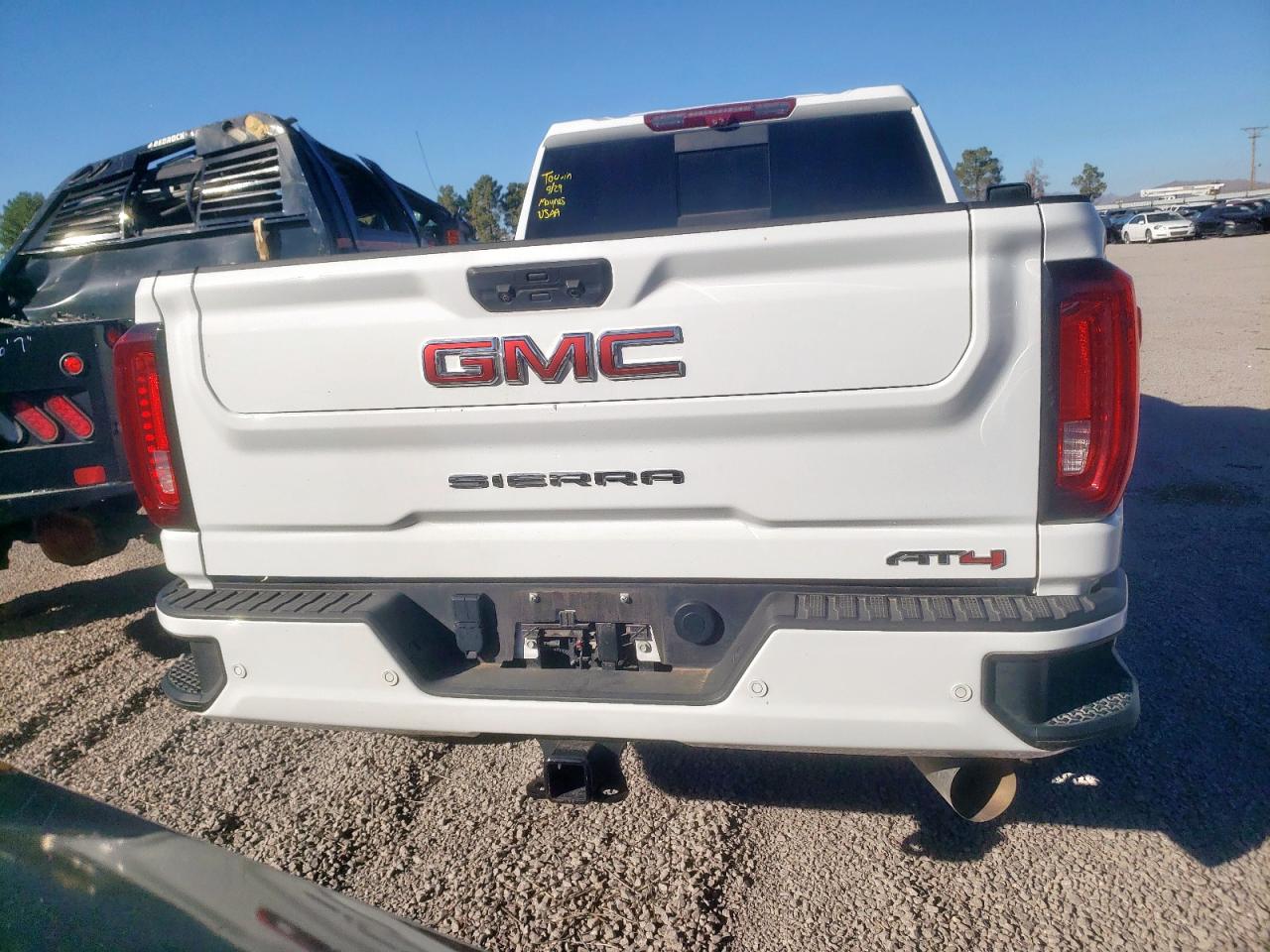 GMC Sierra K2500 At4 Image 6