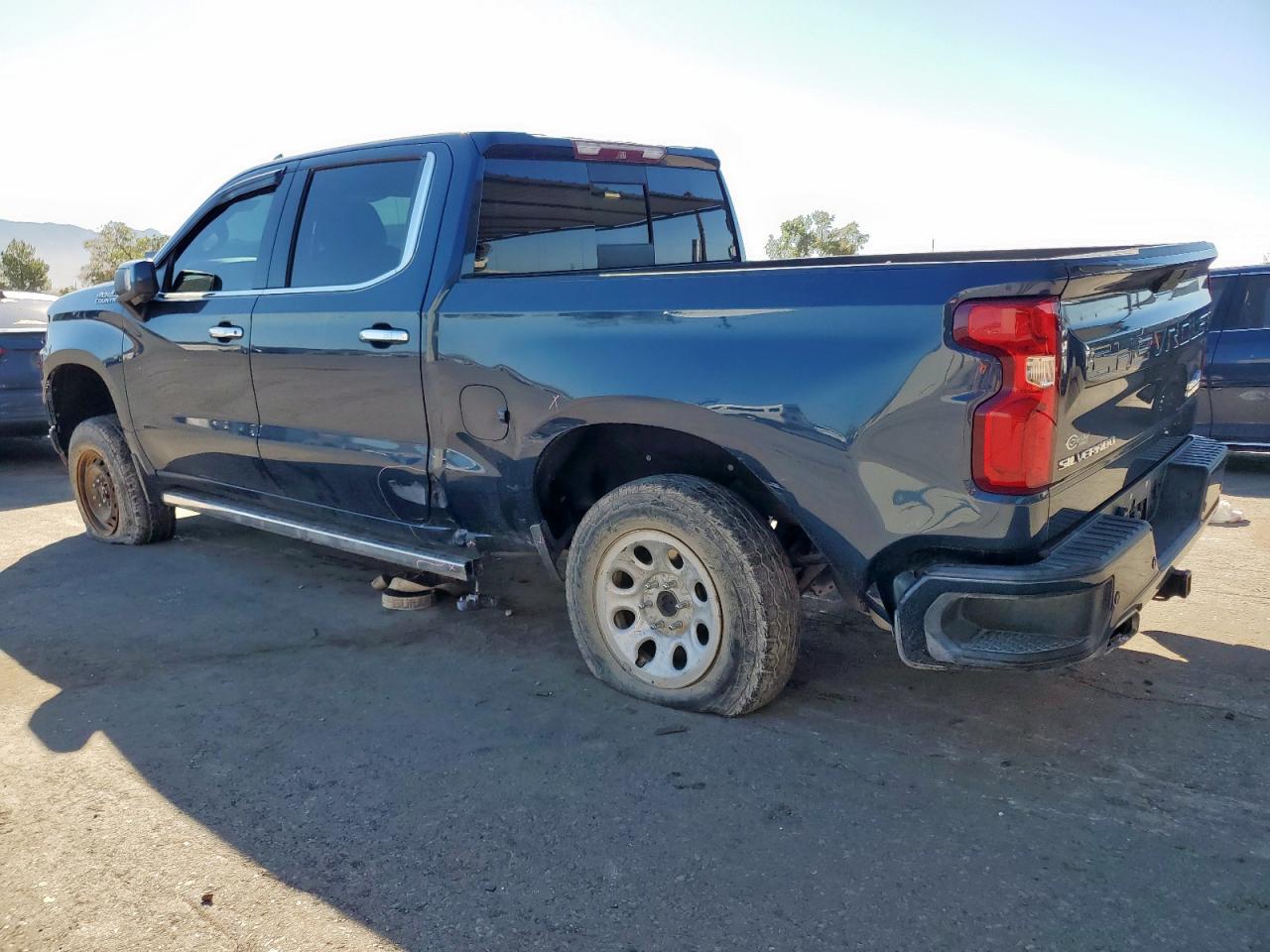 Chevrolet Silverado K1500 High Country Image 3