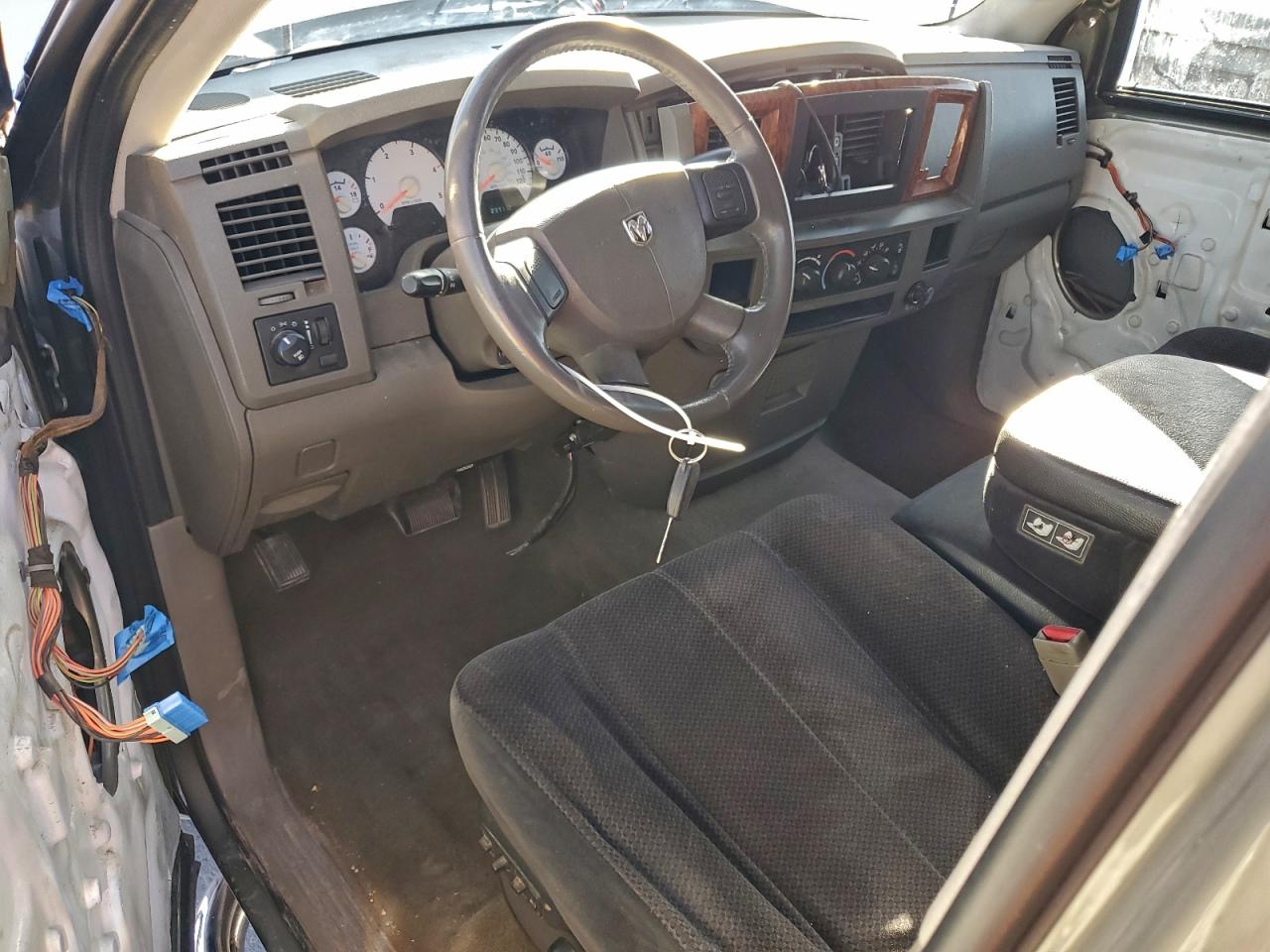 Dodge Ram 2500 St Image 10