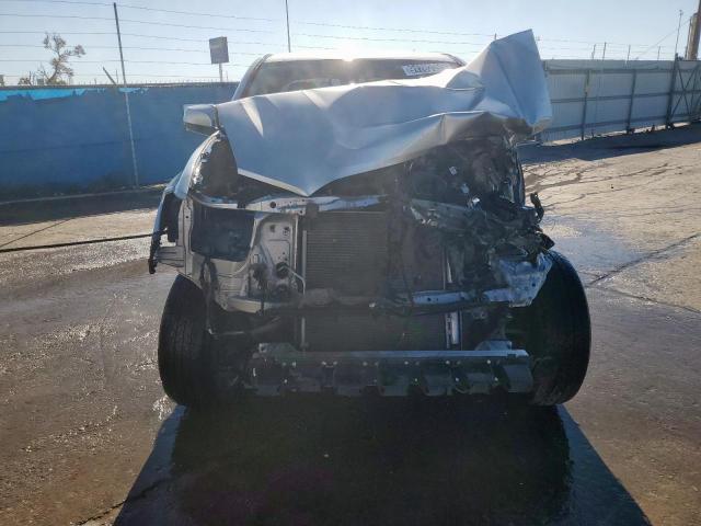 Toyota Tacoma Double Cab Image 3