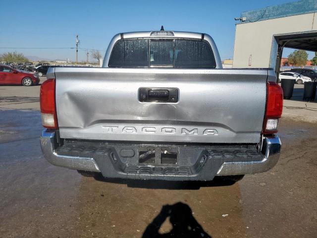 Toyota Tacoma Double Cab Image 10