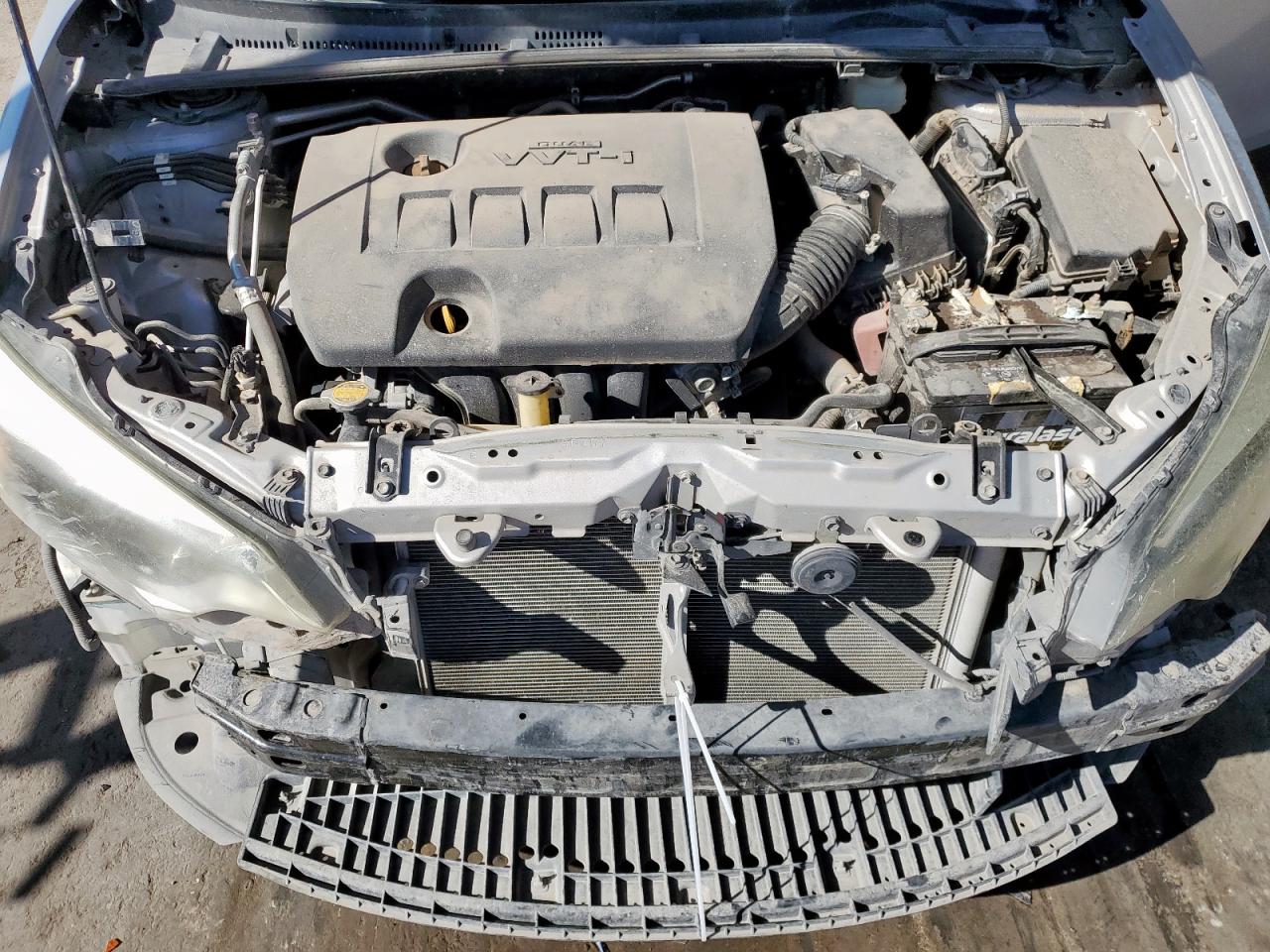 Toyota Corolla L Image 8