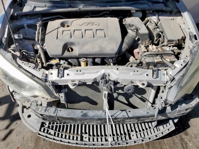 Toyota Corolla L Image 8