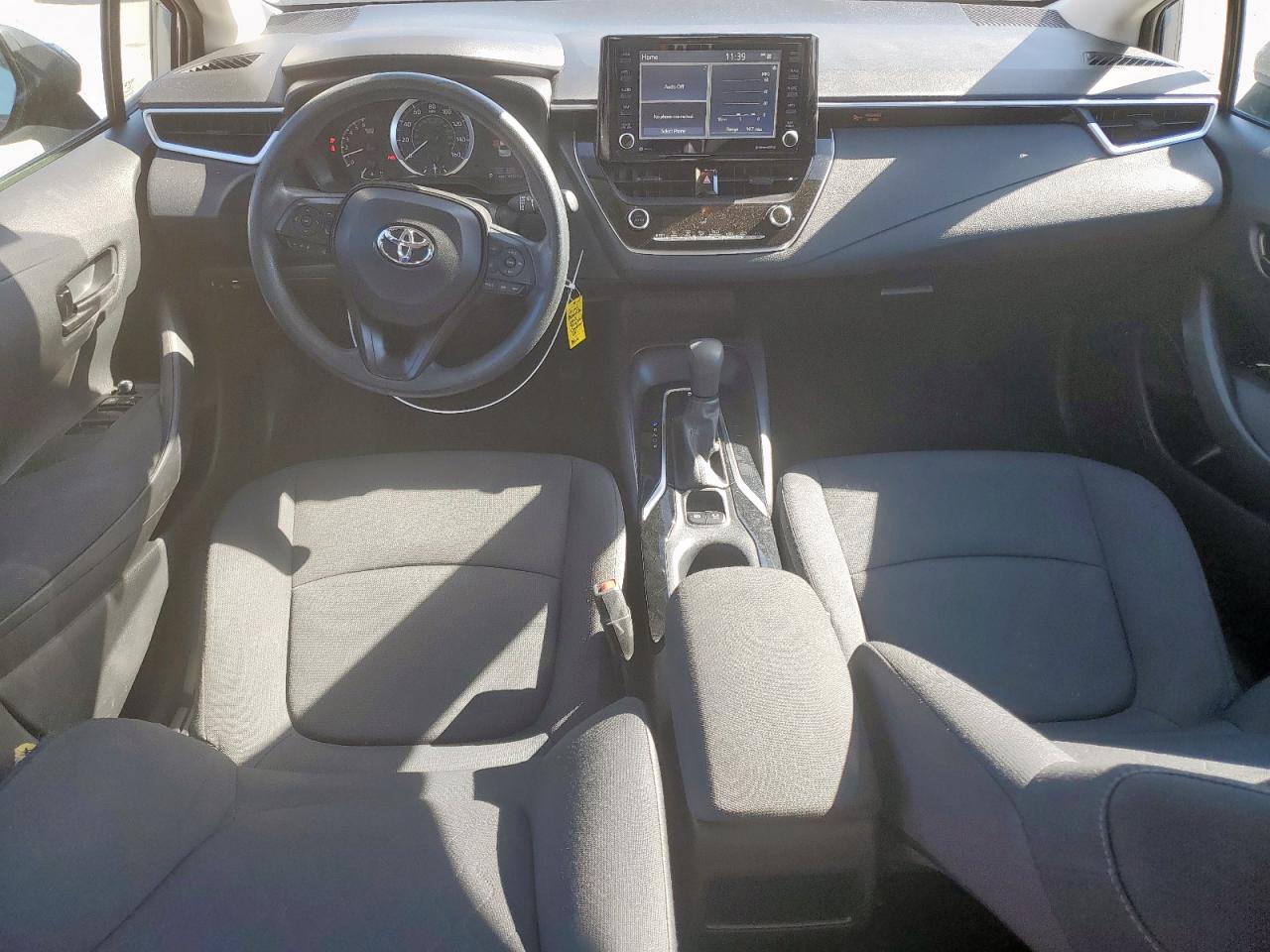 Toyota Corolla Le Image 10