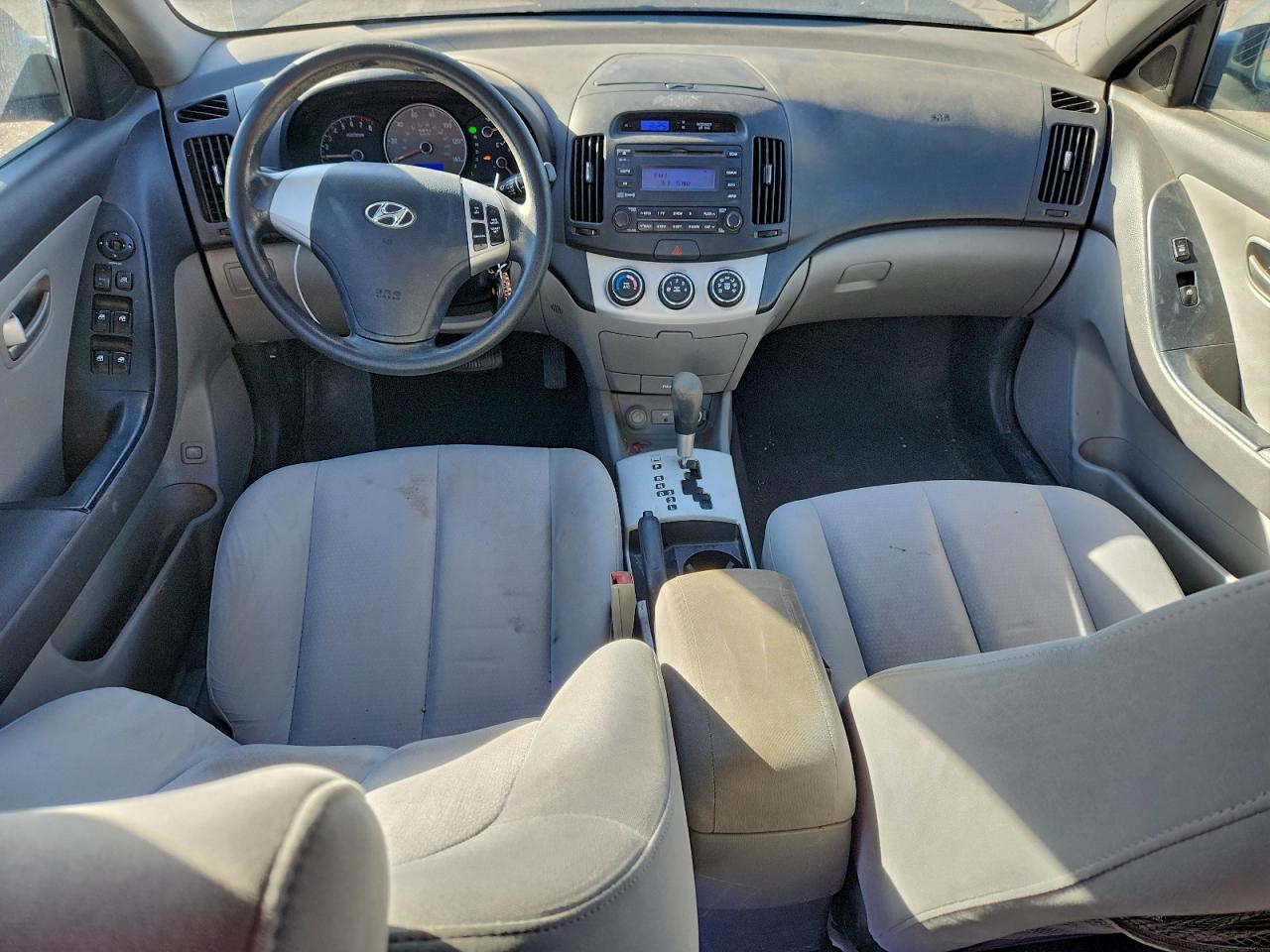 Hyundai ELANTRA Gls Image 10