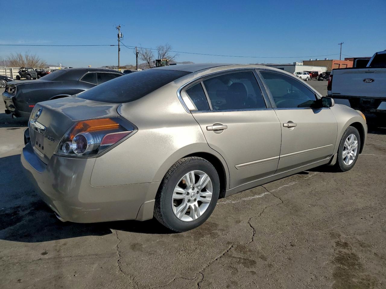 Nissan Altima Base Image 7