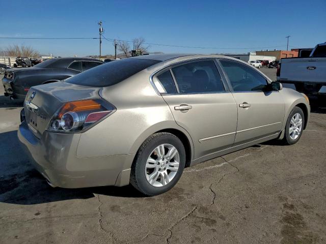 Nissan Altima Base Image 7