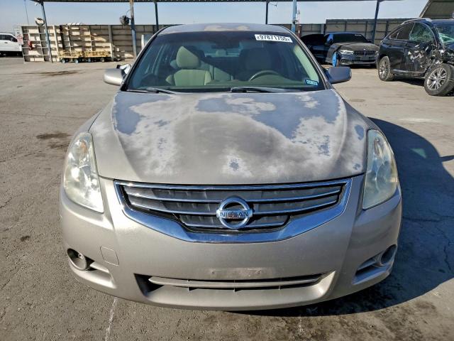 Nissan Altima Base Image 2