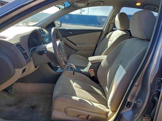 Nissan Altima Base Image 5