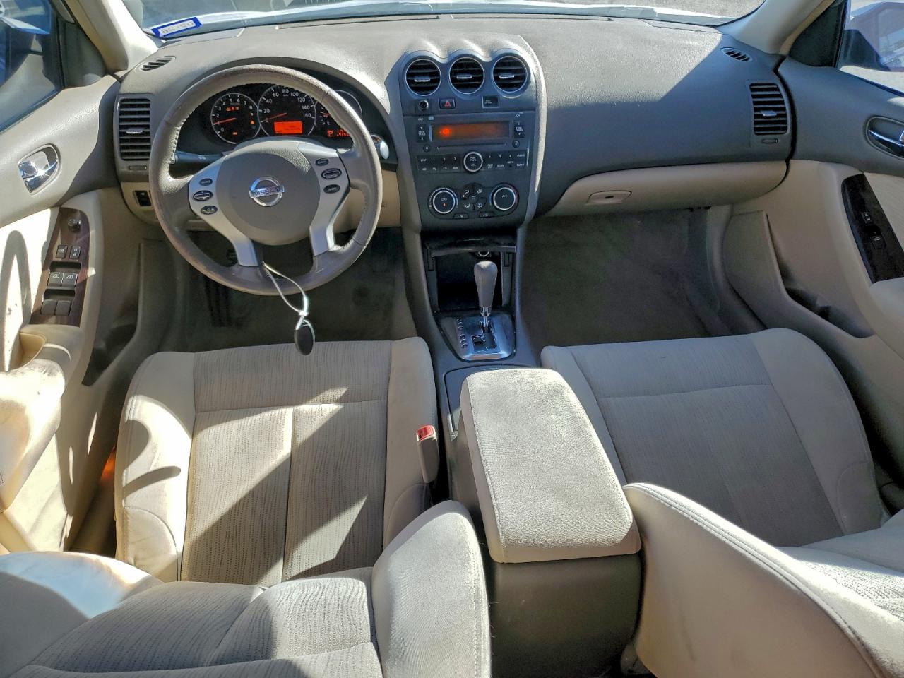 Nissan Altima Base Image 11
