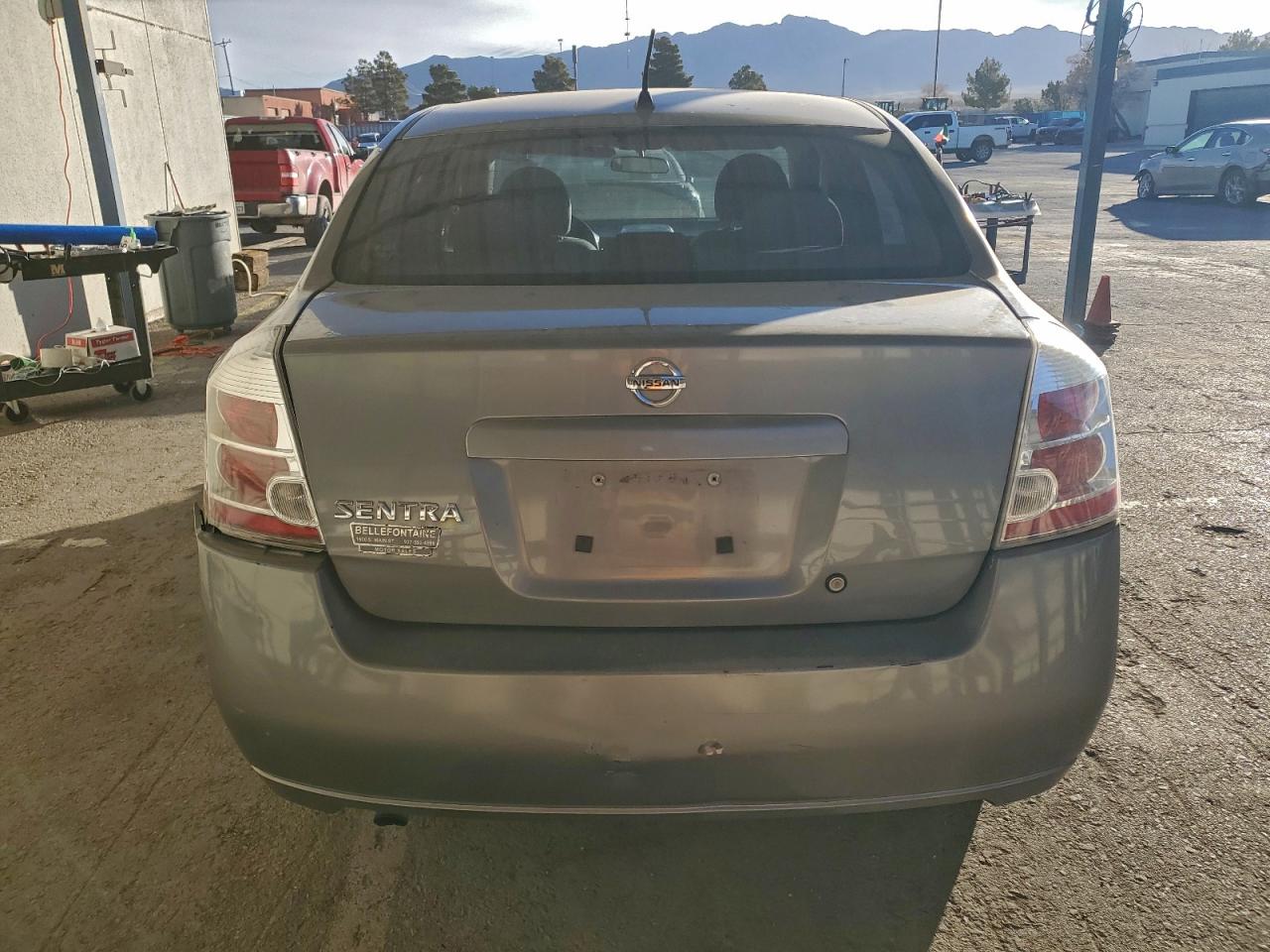 Nissan Sentra 2.0 Image 2