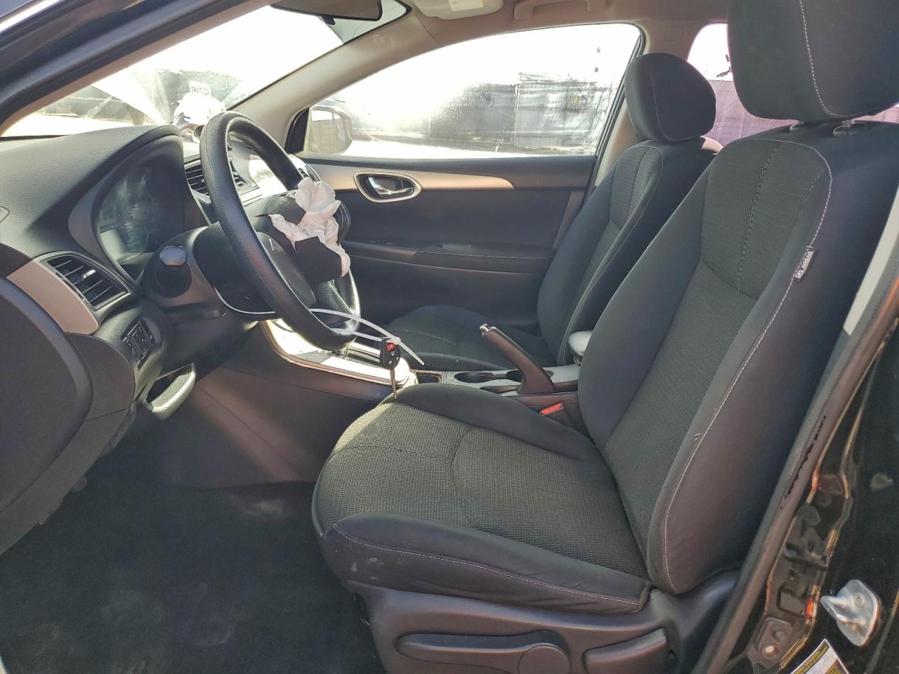 Nissan Sentra S Image 4