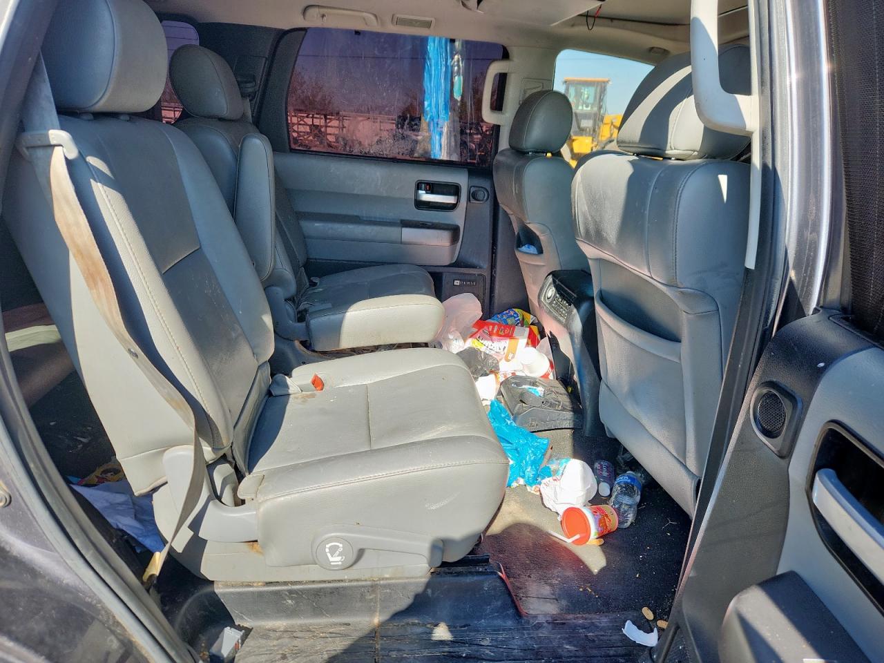 Toyota Sequoia Limited Image 13