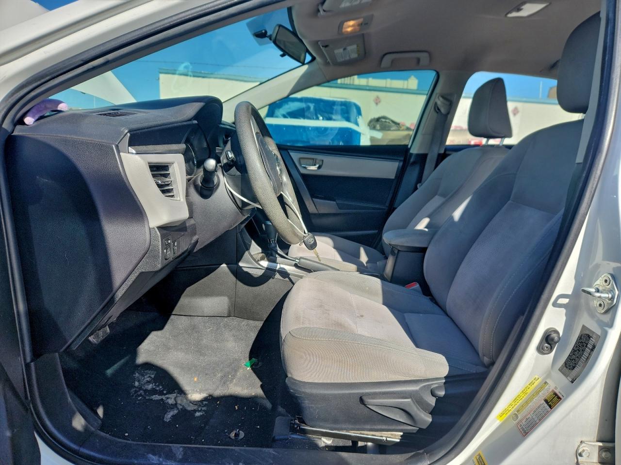 Toyota Corolla L Image 3