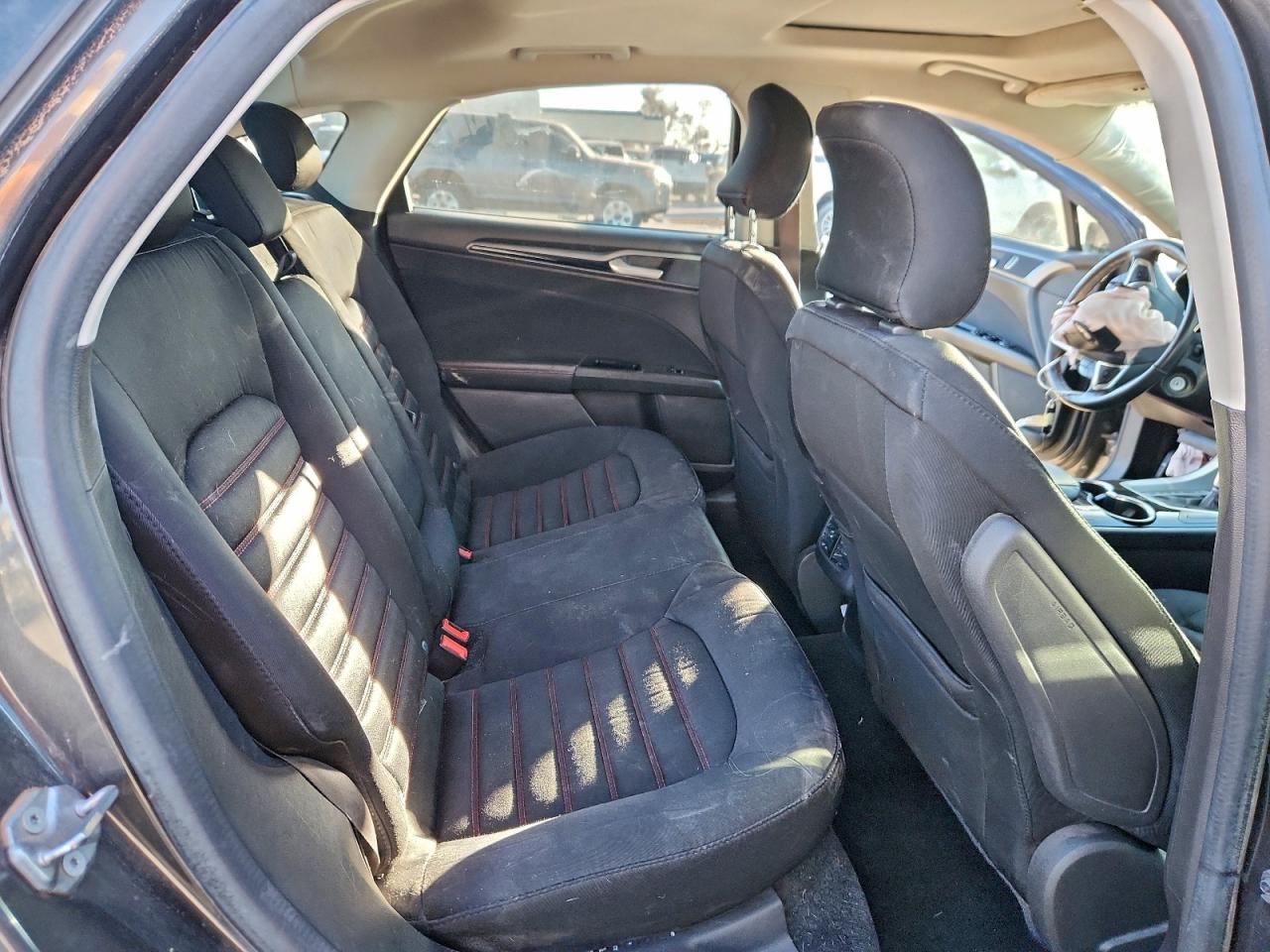 Ford Fusion Se Image 9