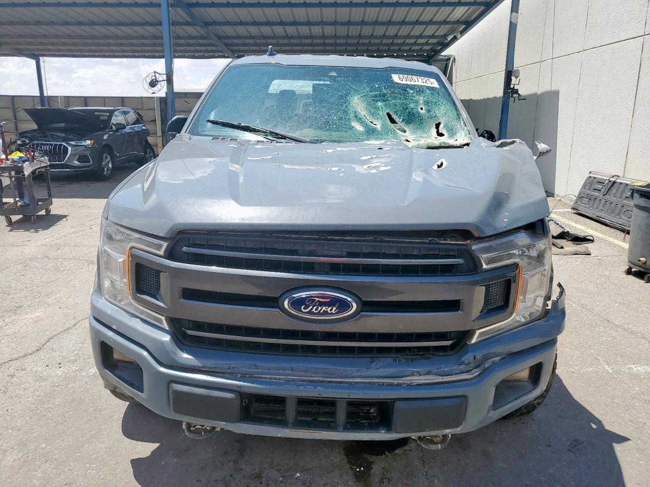 Ford F-150 Supercrew Image 4