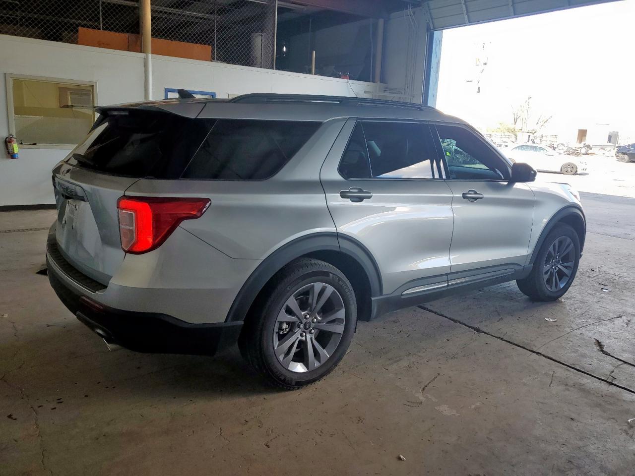Ford Explorer Xlt Image 12