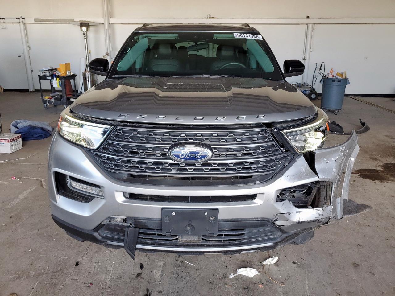 Ford Explorer Xlt Image 4