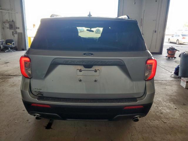Ford Explorer Xlt Image 8