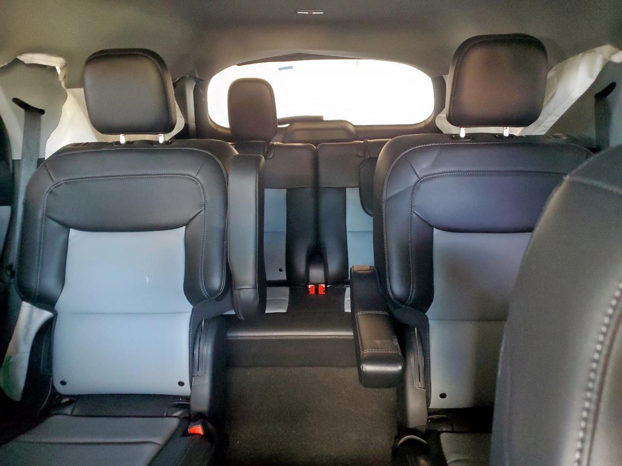 Ford Explorer Xlt Image 13