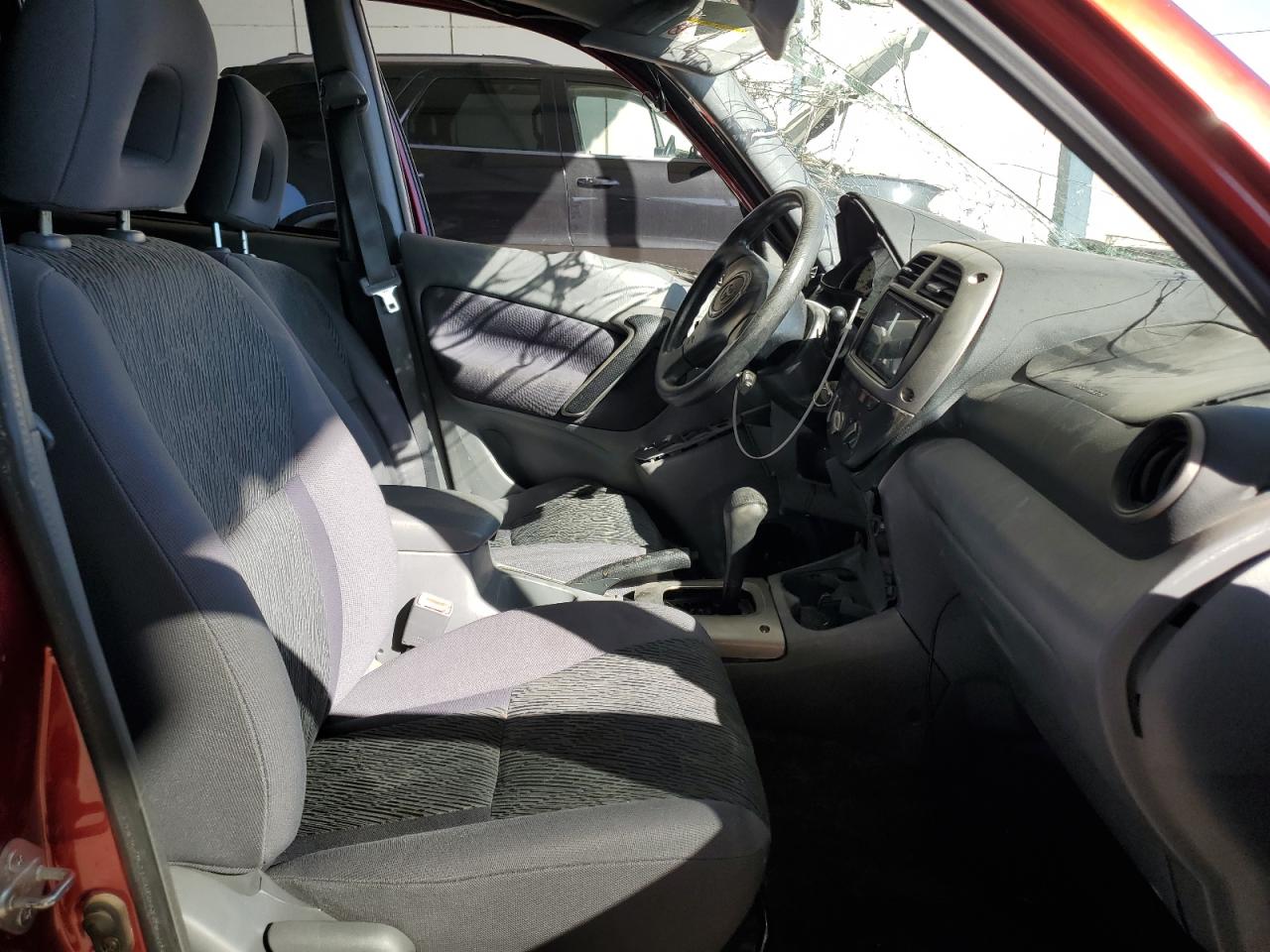 Toyota RAV4 Image 12