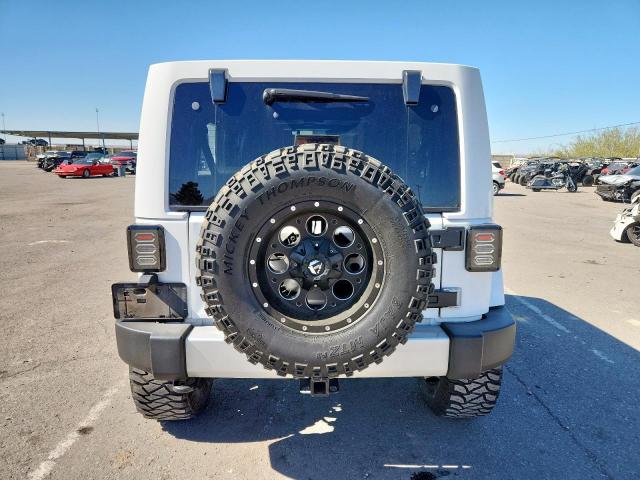 Jeep Wrangler Sahara Image 9