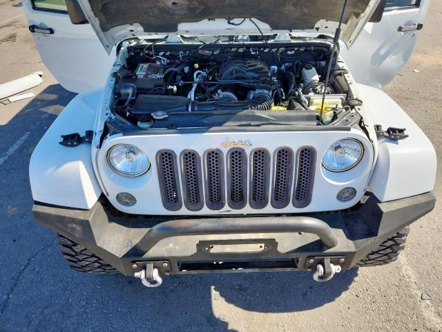 Jeep Wrangler Sahara Image 11