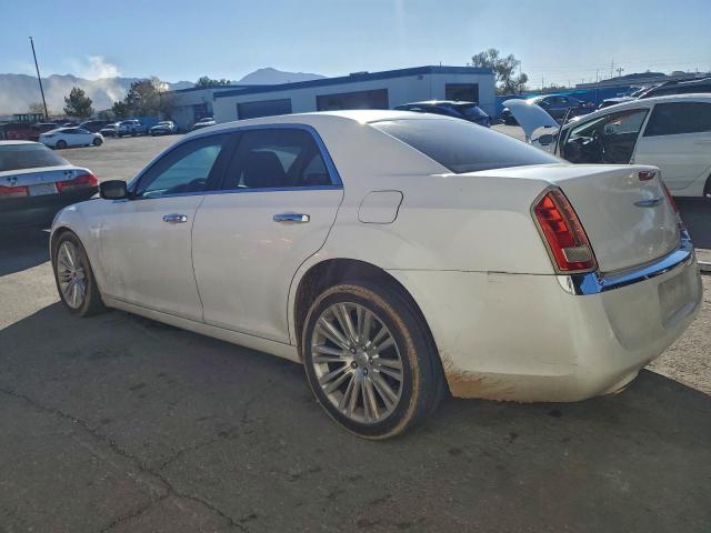 Chrysler 300 Limited Image 8