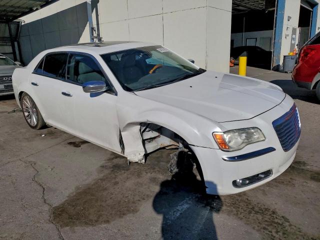 Chrysler 300 Limited Image 4