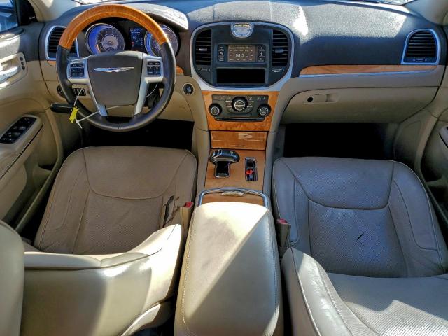 Chrysler 300 Limited Image 3