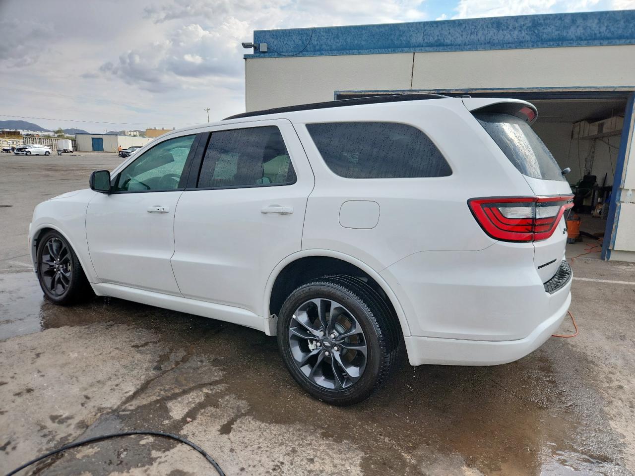 Dodge Durango Sxt Image 2