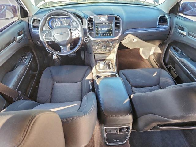 Chrysler 300 Touring Image 10