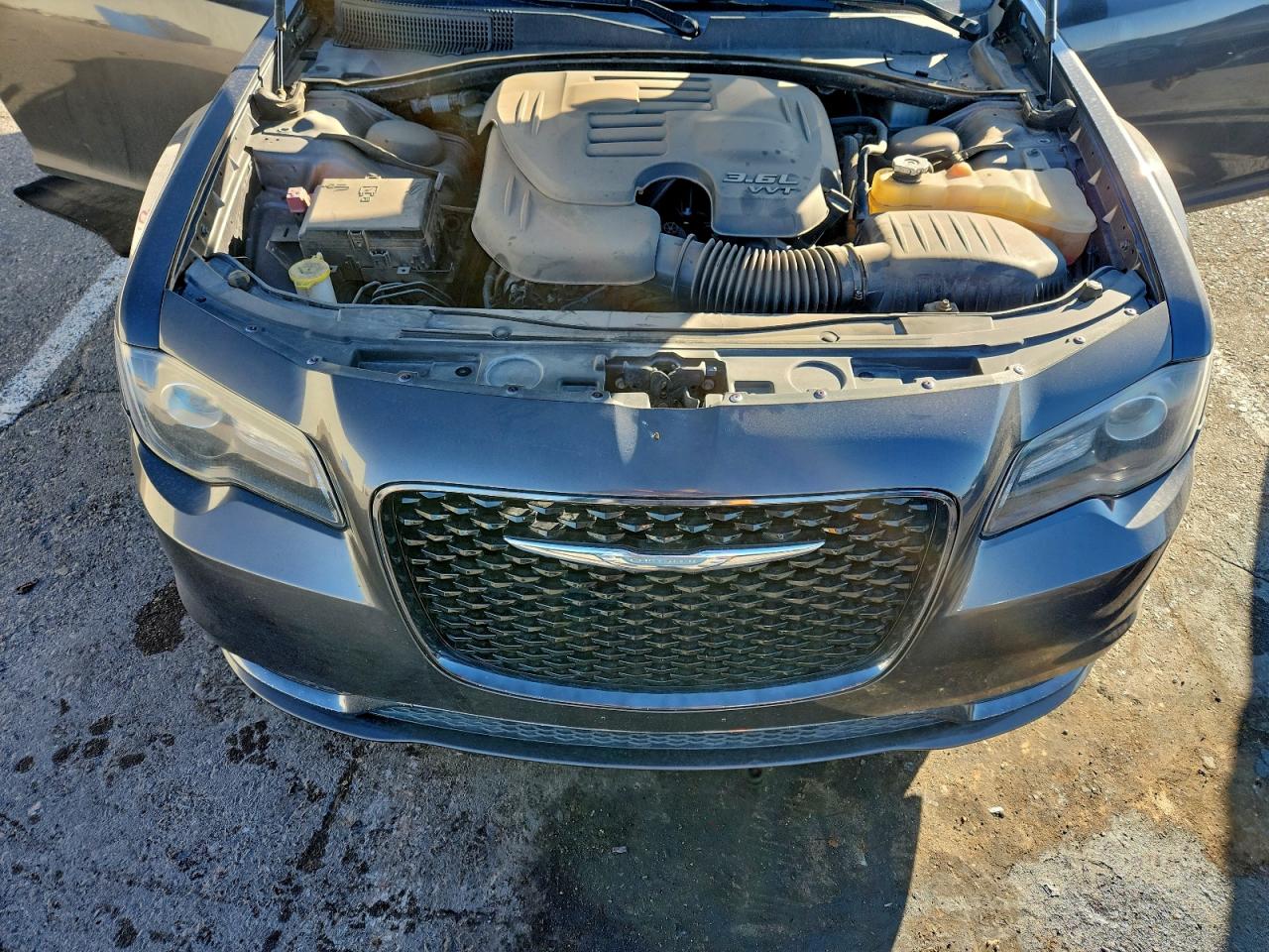 Chrysler 300 Touring Image 12