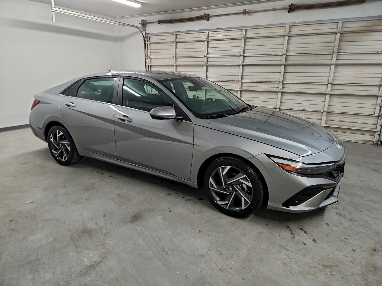 Hyundai ELANTRA Sel Image 6