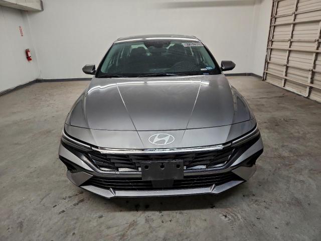 Hyundai ELANTRA Sel Image 5