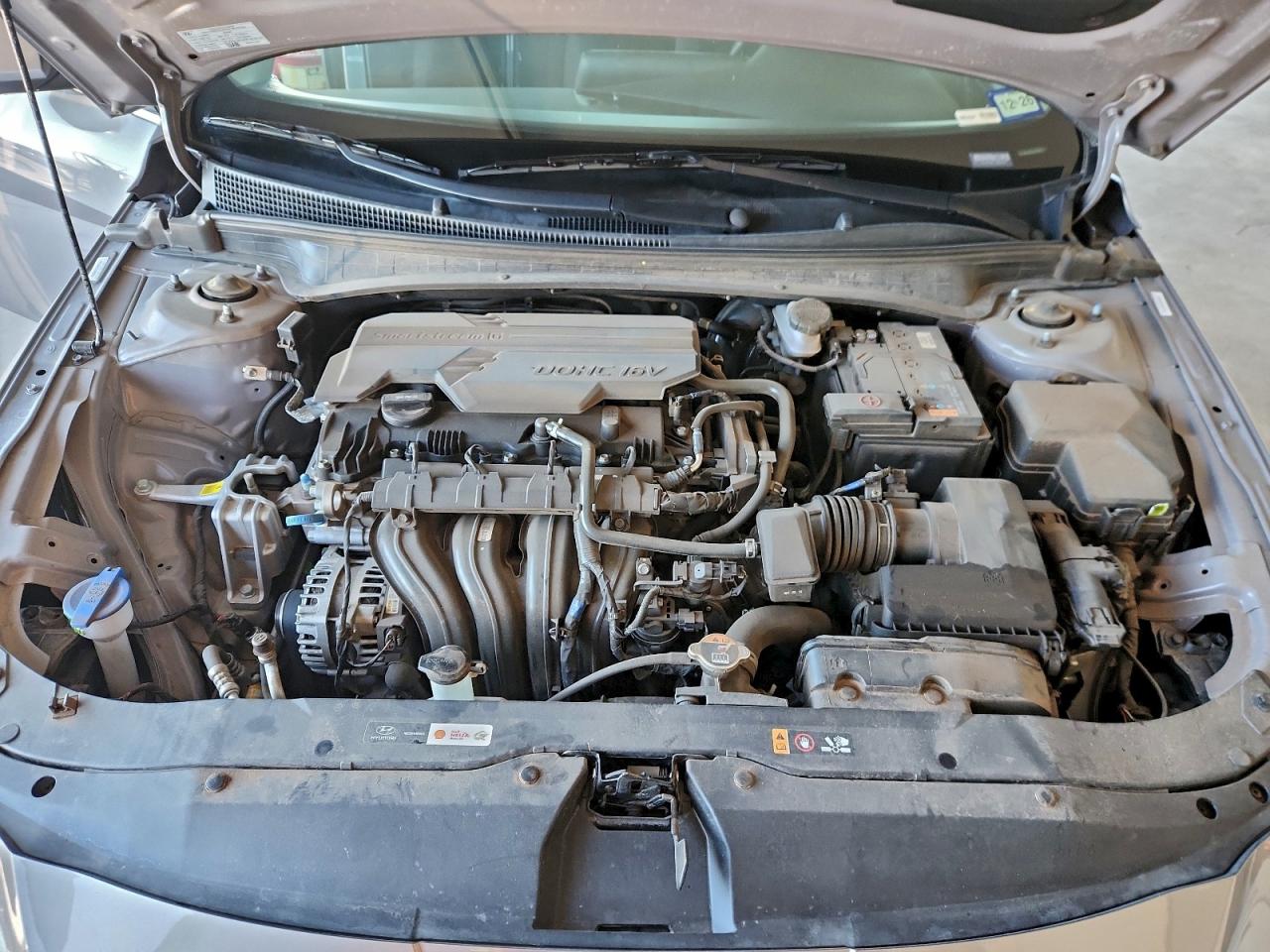 Hyundai ELANTRA Sel Image 3