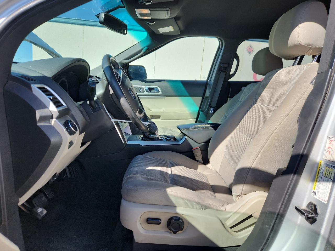 Ford Explorer Xlt Image 13